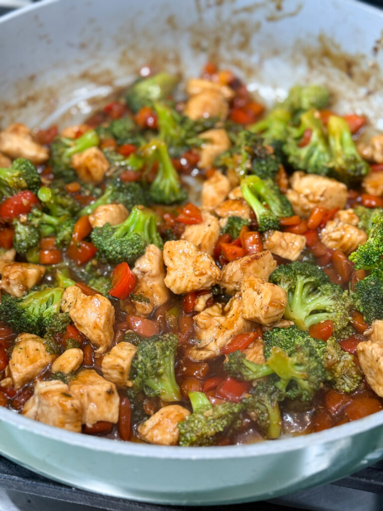 easy and flavorful chicken and vegetable stir fry