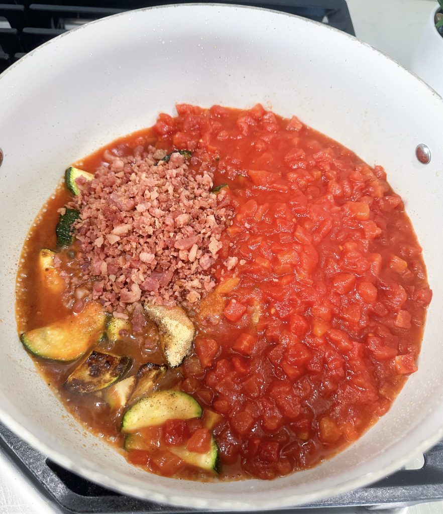 Tomato bacon pasta