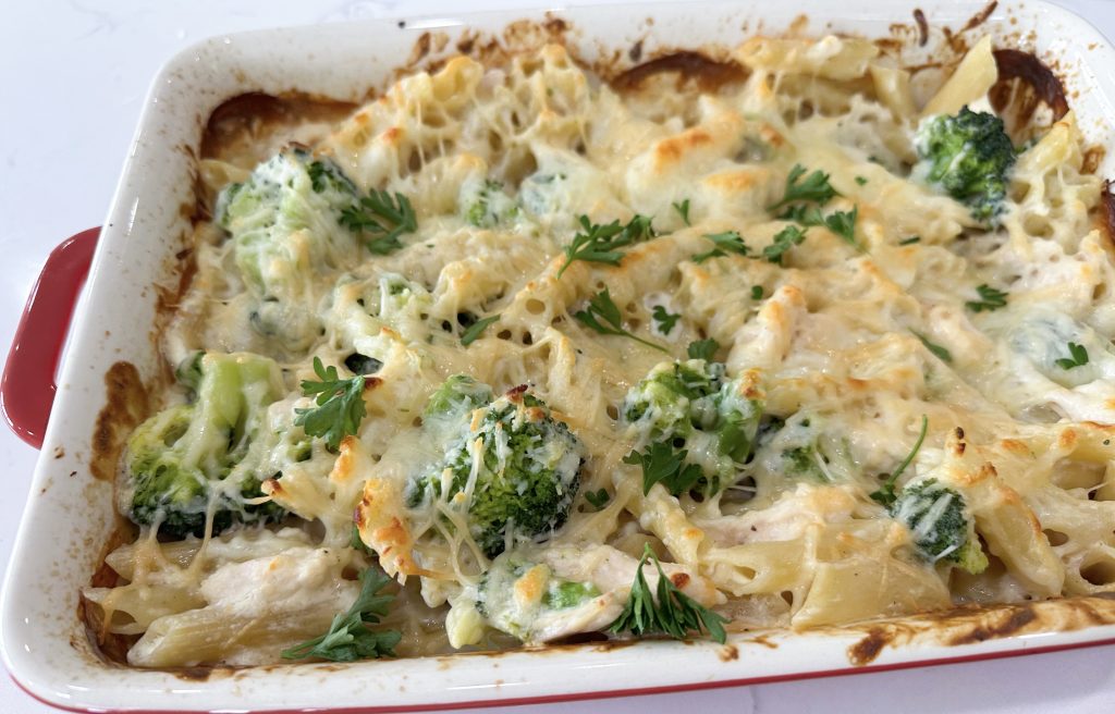 Dump and go garlic chicken pasta casserole