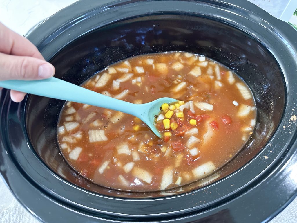 Slow cooker chicken tortilla soup