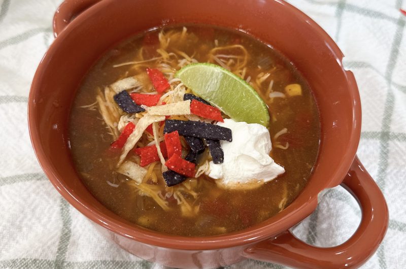 Slow cooker chicken tortilla soup