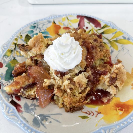 apple cranberry christmas dump cake