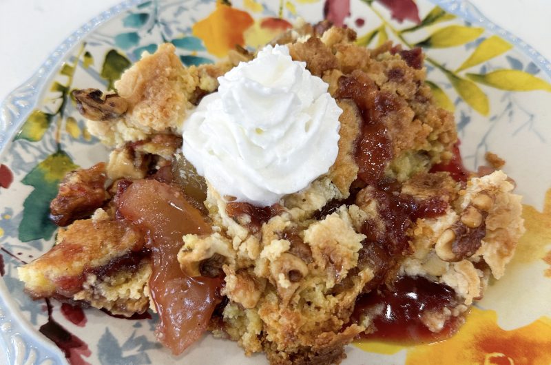 apple cranberry christmas dump cake