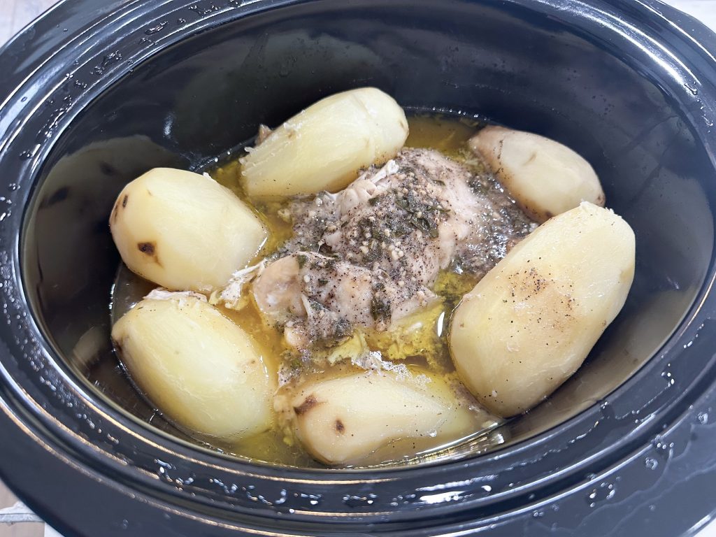 Slow cooker turkey with mashed potatoes