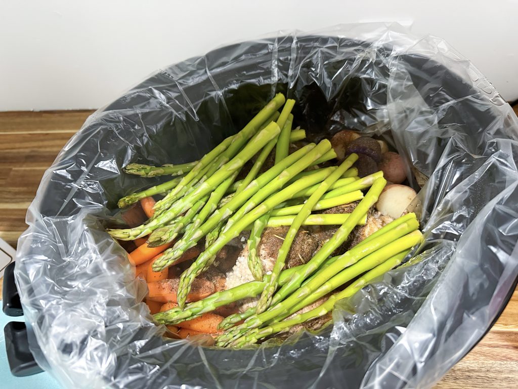 Delicious slow cooker chicken and veggies